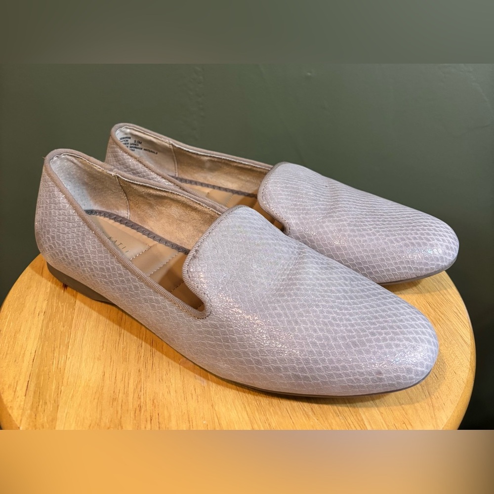 Kelly & Katie Women’s 9.5 Beige Snakeskin Flat Dress Shoes